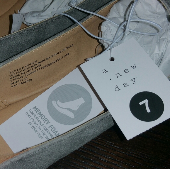 ●SOLD● NWT Women's A New Day Micah Slip On Loafer Shoes with Memory Foam - Grey - Picture 6 of 6